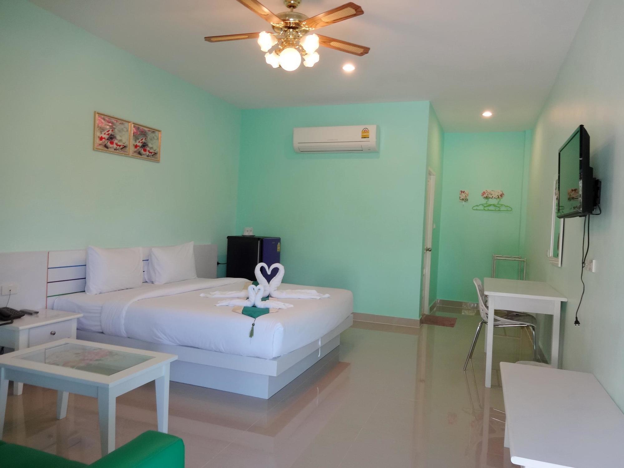 Holland Resort Phuket Exterior photo